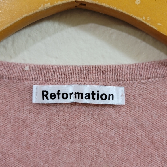 Reformation Cashmere Pink V Neck Cropped Sweater S - Picture 3 of 12
